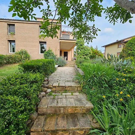 Casa Vincenzo 130 Mq Con Portico Ed Ingresso Esclusivo Dal Giardino Villa Felino Exterior photo