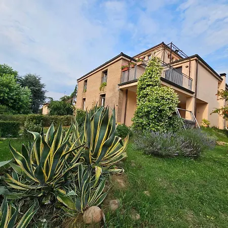 Casa Vincenzo 130 Mq Con Portico Ed Ingresso Esclusivo Dal Giardino Villa Felino Exterior photo