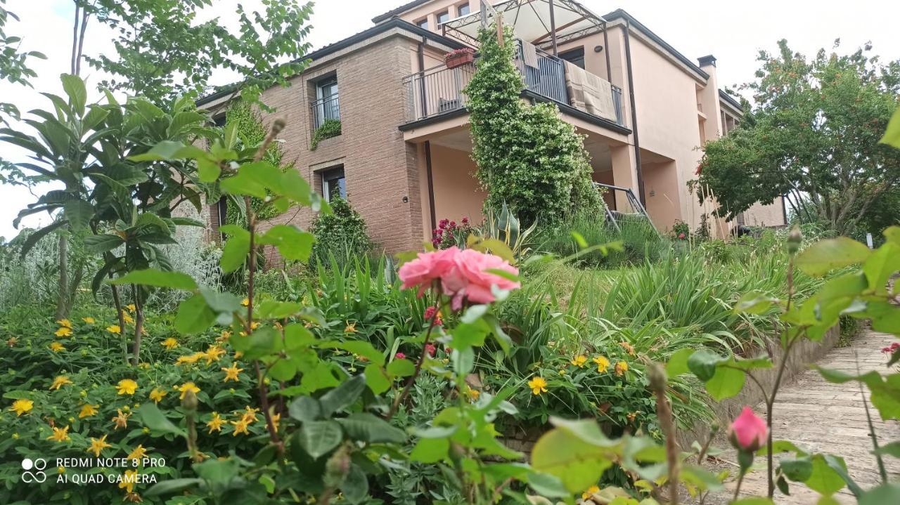 Casa Vincenzo 130 Mq Con Portico Ed Ingresso Esclusivo Dal Giardino Holiday home *