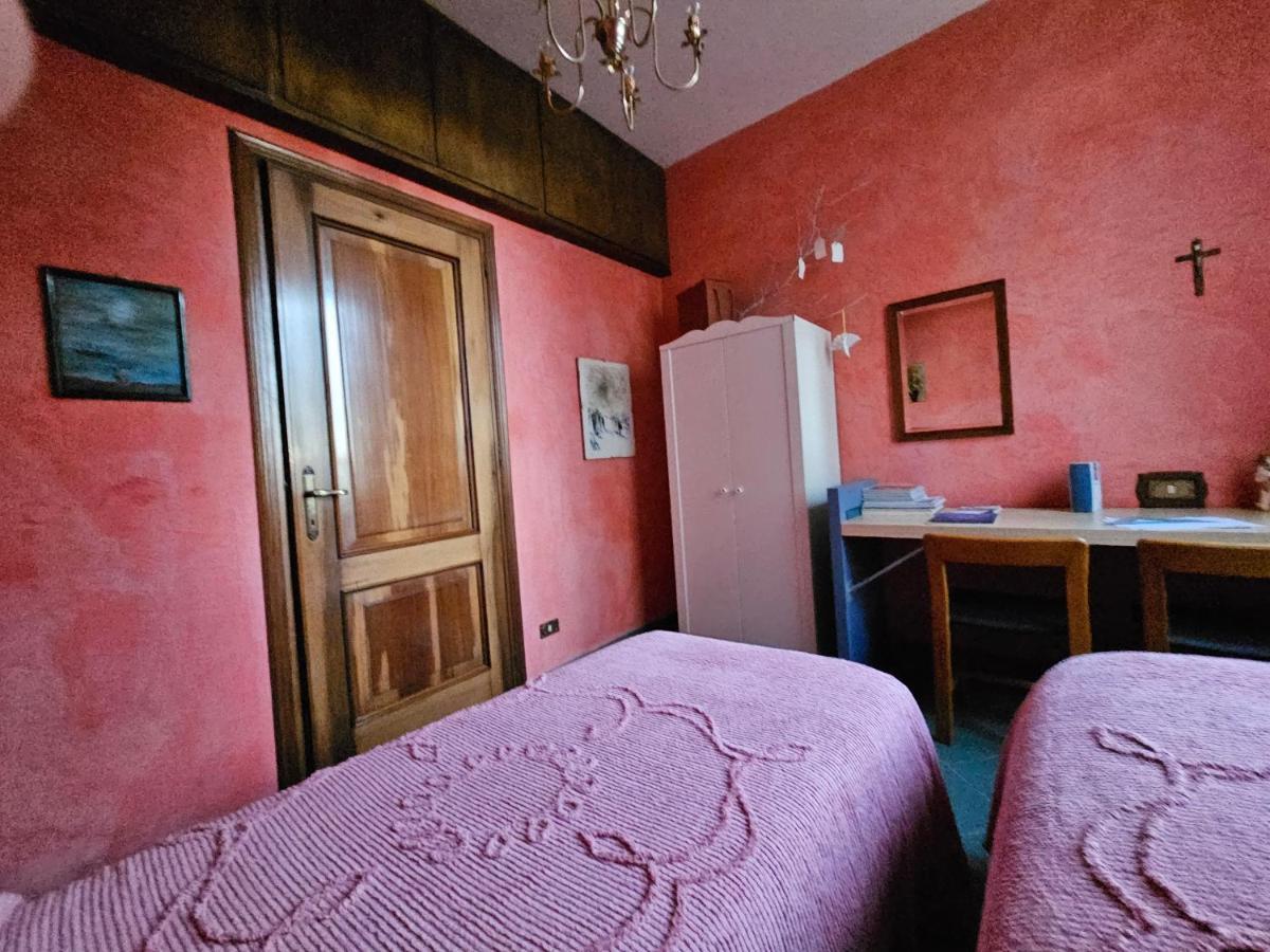 Casa Vincenzo 130 Mq Con Portico Ed Ingresso Esclusivo Dal Giardino Hébergement de vacances Felino