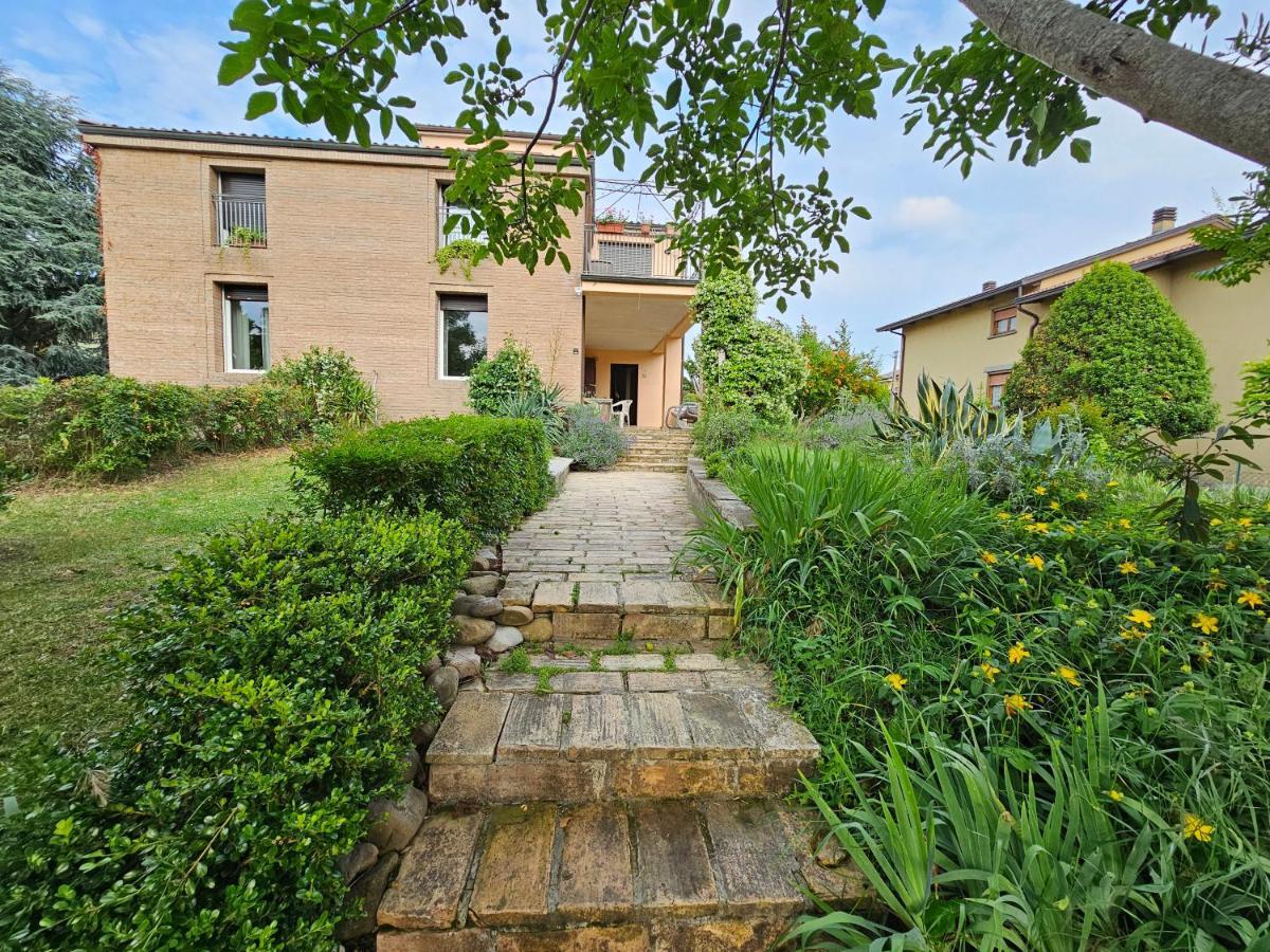 Casa Vincenzo 130 Mq Con Portico Ed Ingresso Esclusivo Dal Giardino *