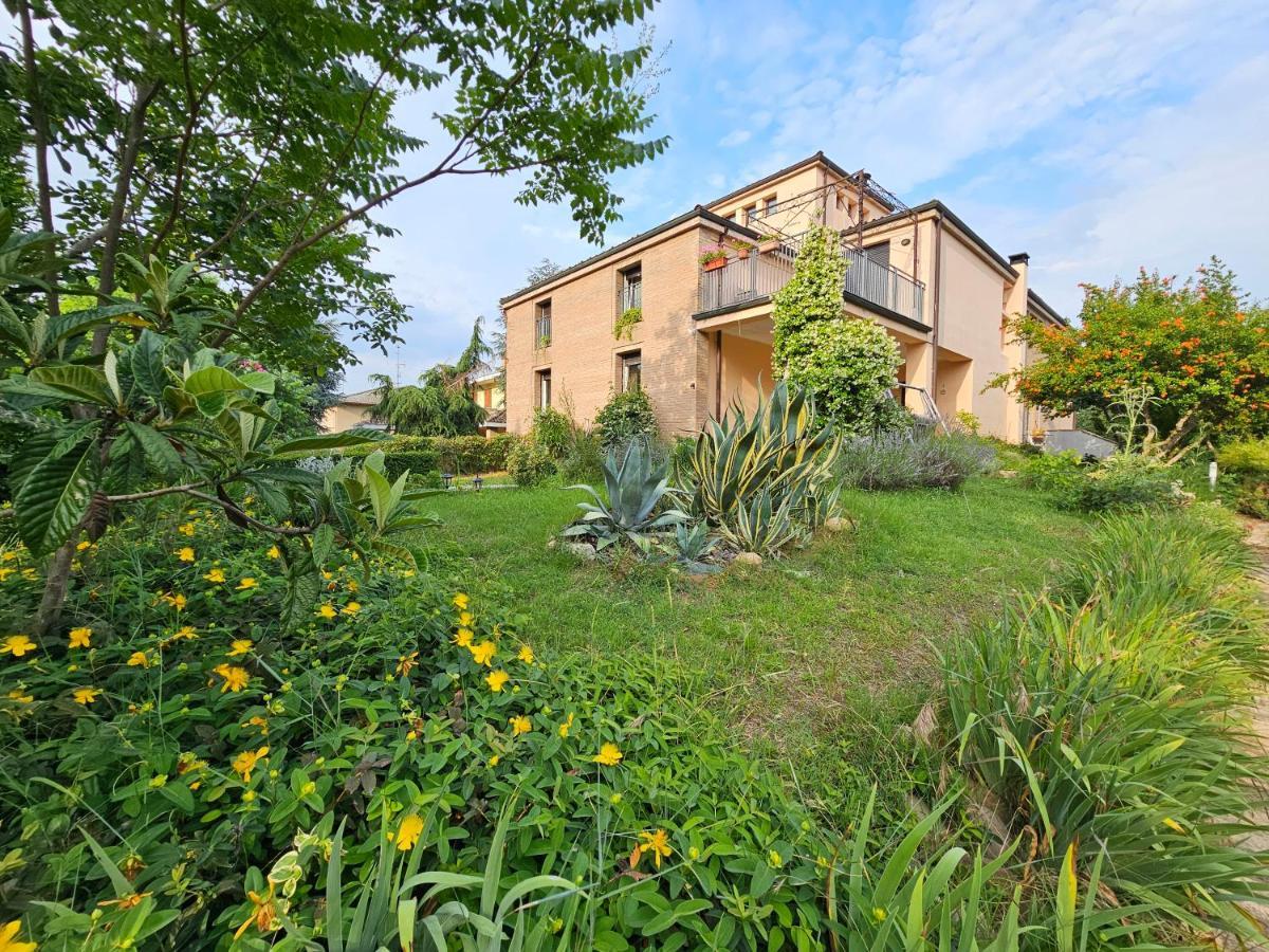 Casa Vincenzo 130 Mq Con Portico Ed Ingresso Esclusivo Dal Giardino Hébergement de vacances Felino