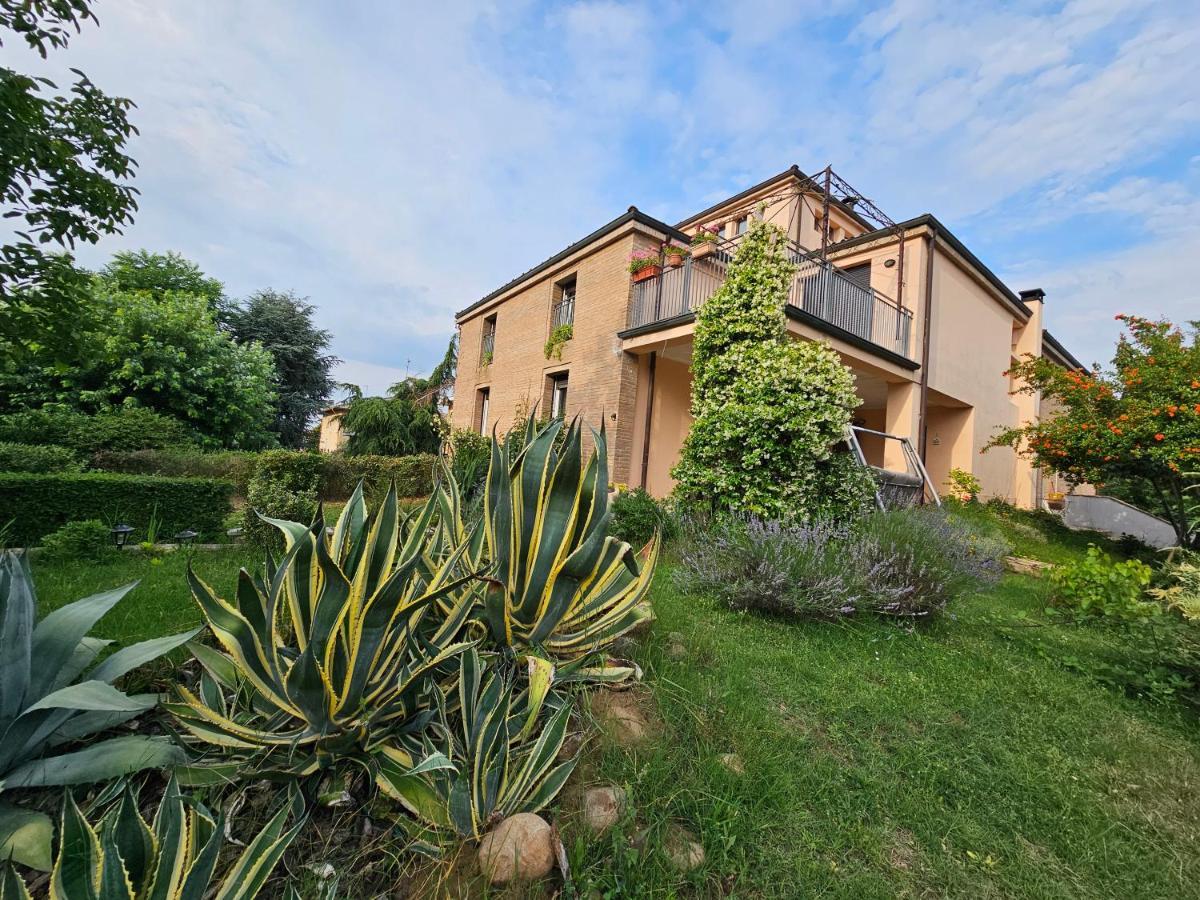 Casa Vincenzo 130 Mq Con Portico Ed Ingresso Esclusivo Dal Giardino *